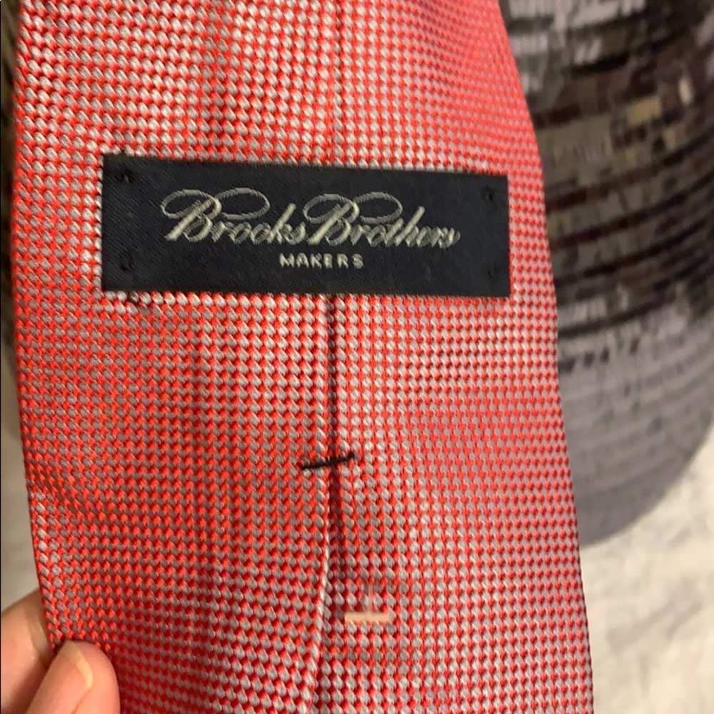NWOT Brooks Bros Red Silk Woven Tie! - Picture 3 of 4